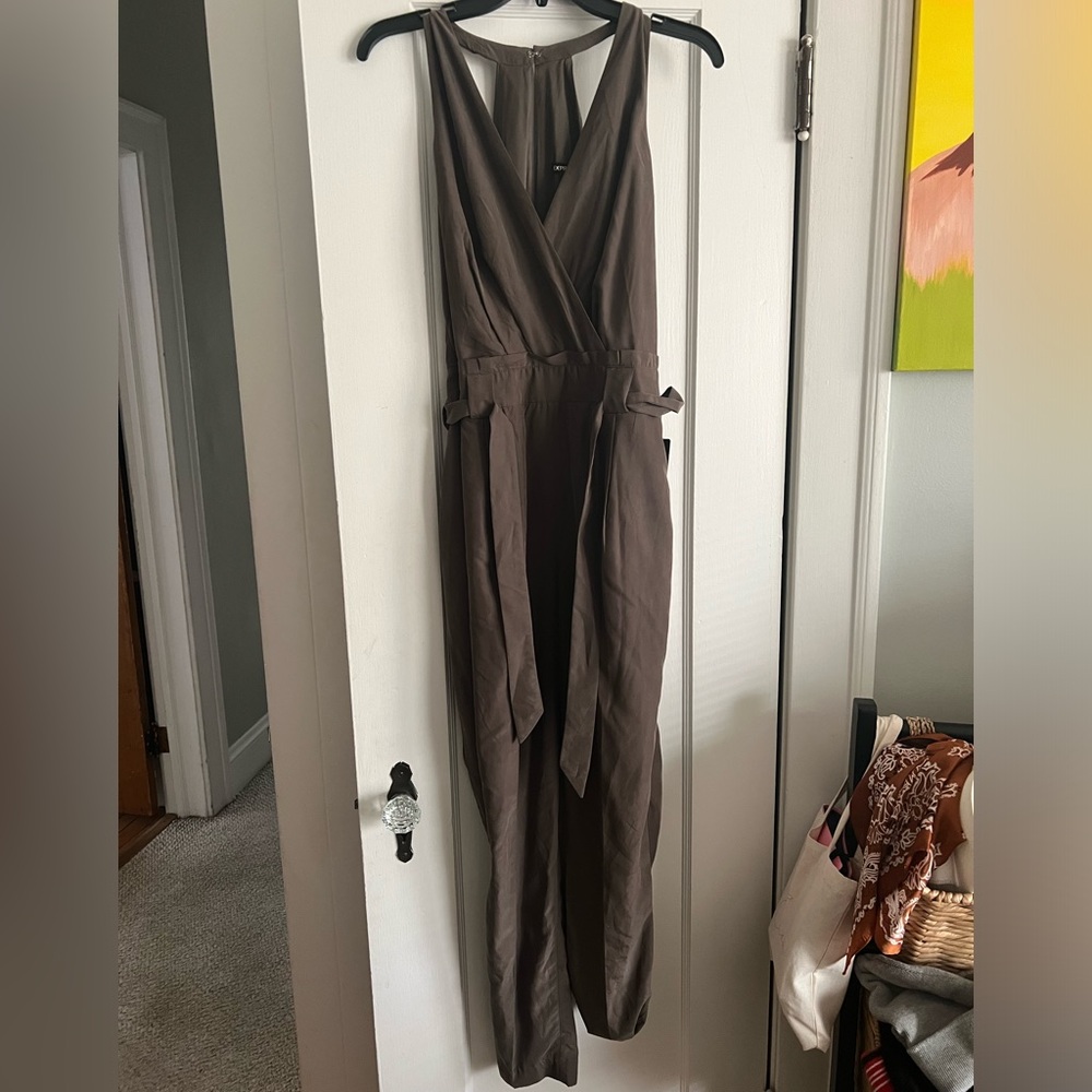 NWT Express Green Jumpsuit! SIZE 8